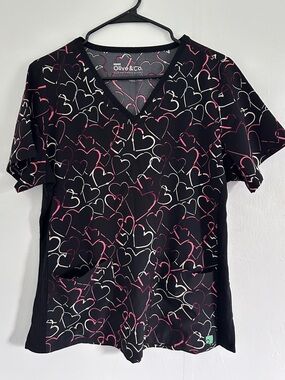 Olive & Co. Black Heart Print V-Neck Scrub Top